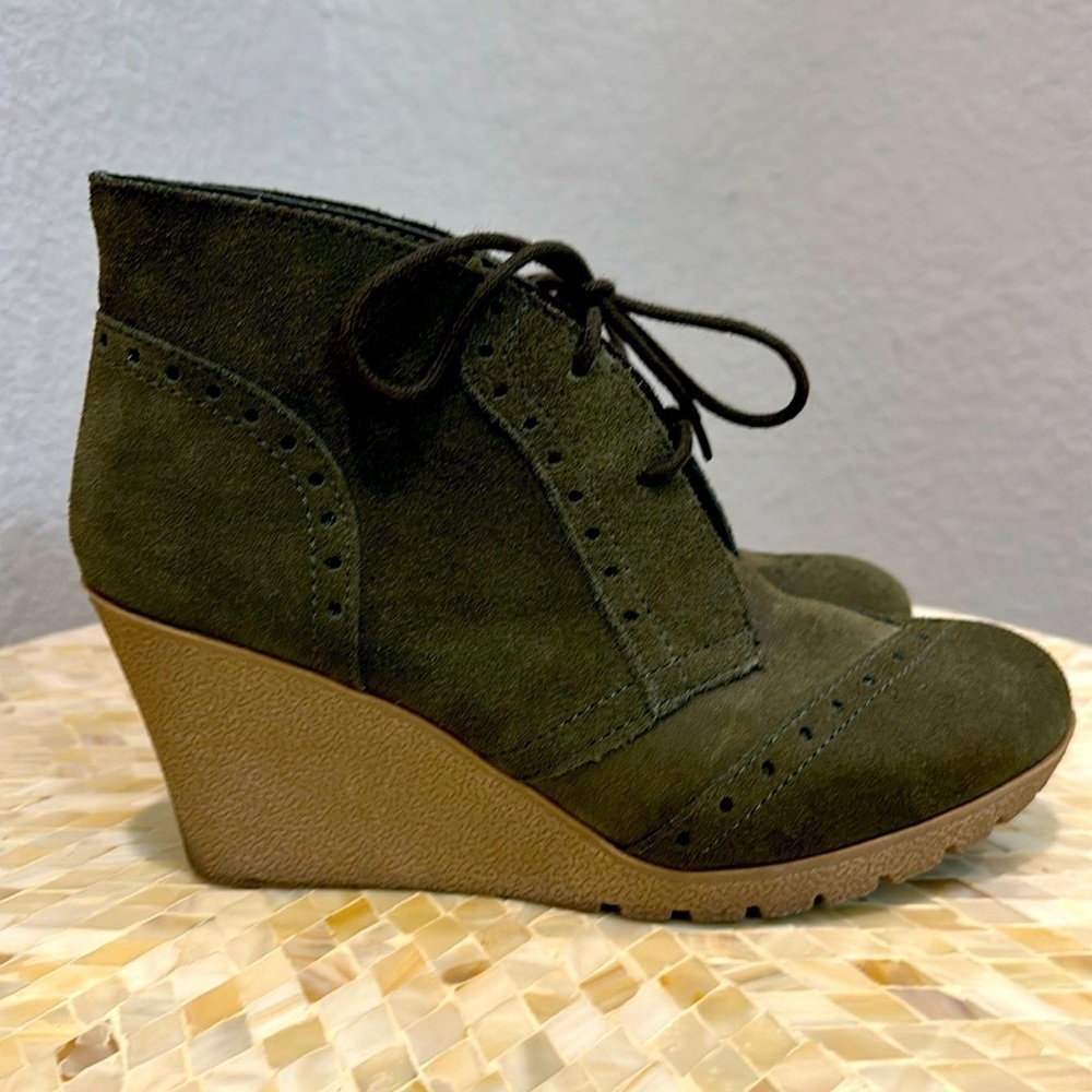 Mia raphella ankle wedge boots size 8.5 M